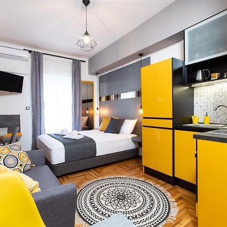 Downtown Luxury Boutique Suites : The Yellow Suite Thessaloniki Exterior foto