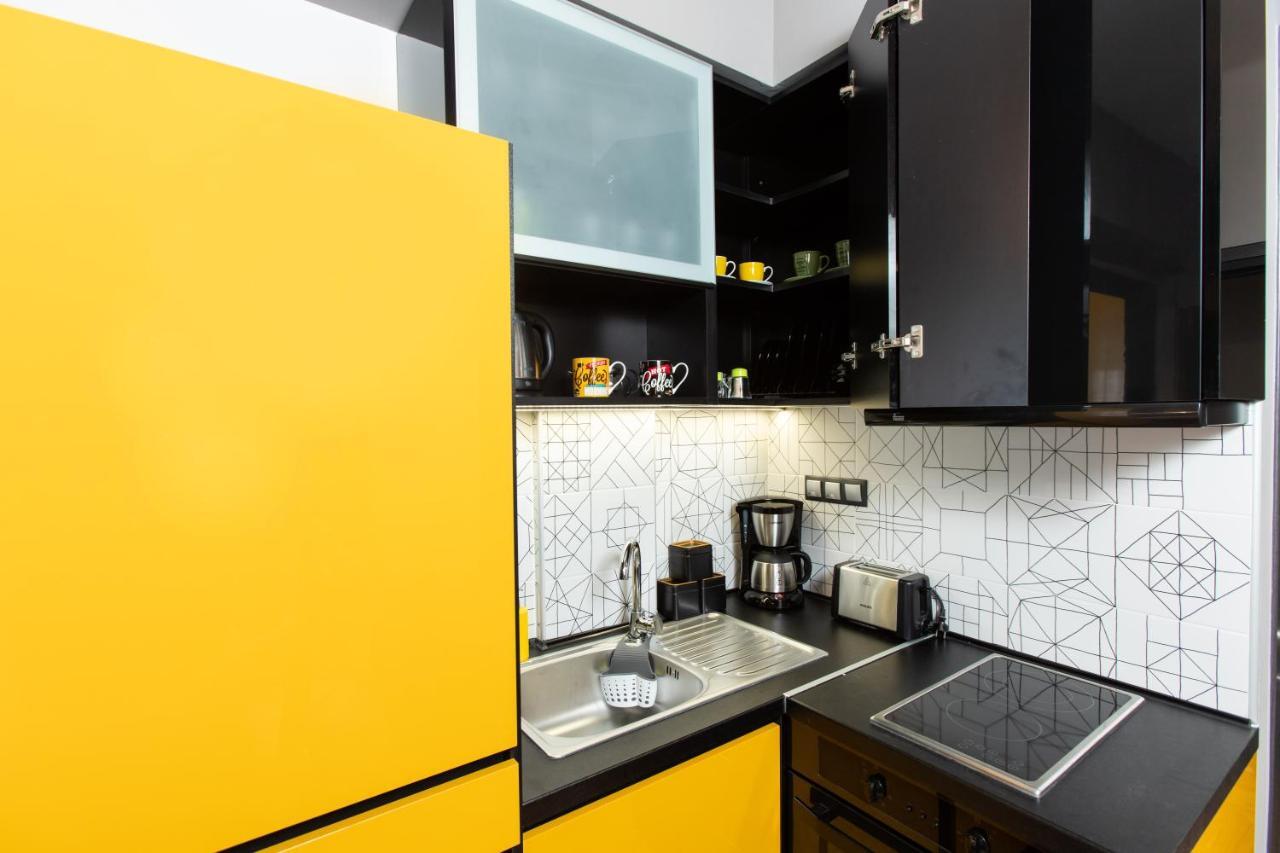 Downtown Luxury Boutique Suites : The Yellow Suite Thessaloniki Exterior foto