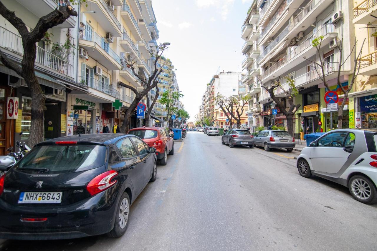 Downtown Luxury Boutique Suites : The Yellow Suite Thessaloniki Exterior foto