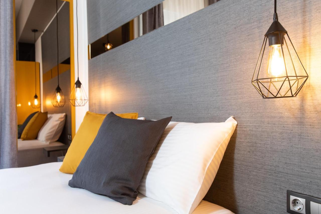 Downtown Luxury Boutique Suites : The Yellow Suite Thessaloniki Exterior foto