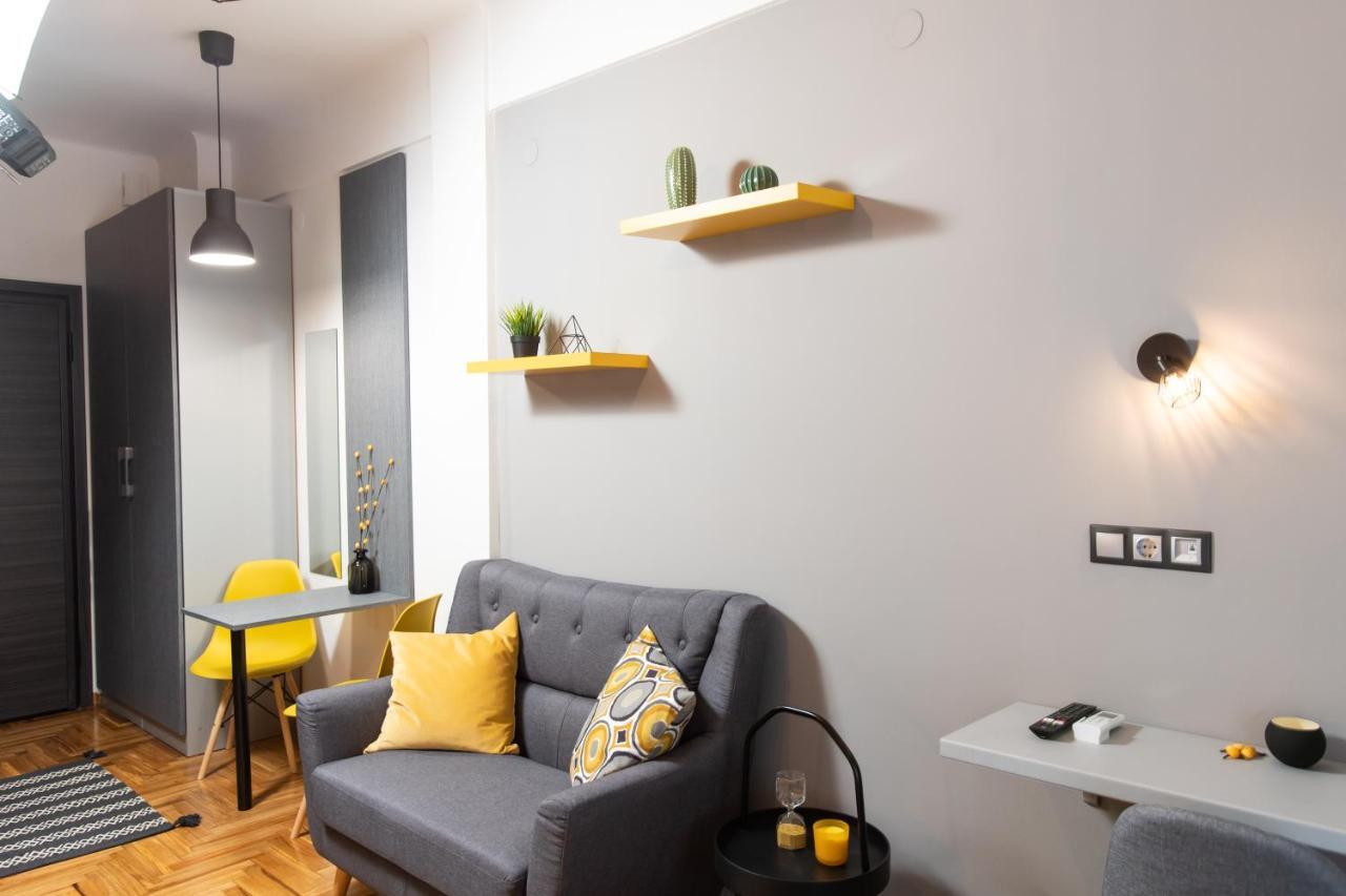 Downtown Luxury Boutique Suites : The Yellow Suite Thessaloniki Exterior foto